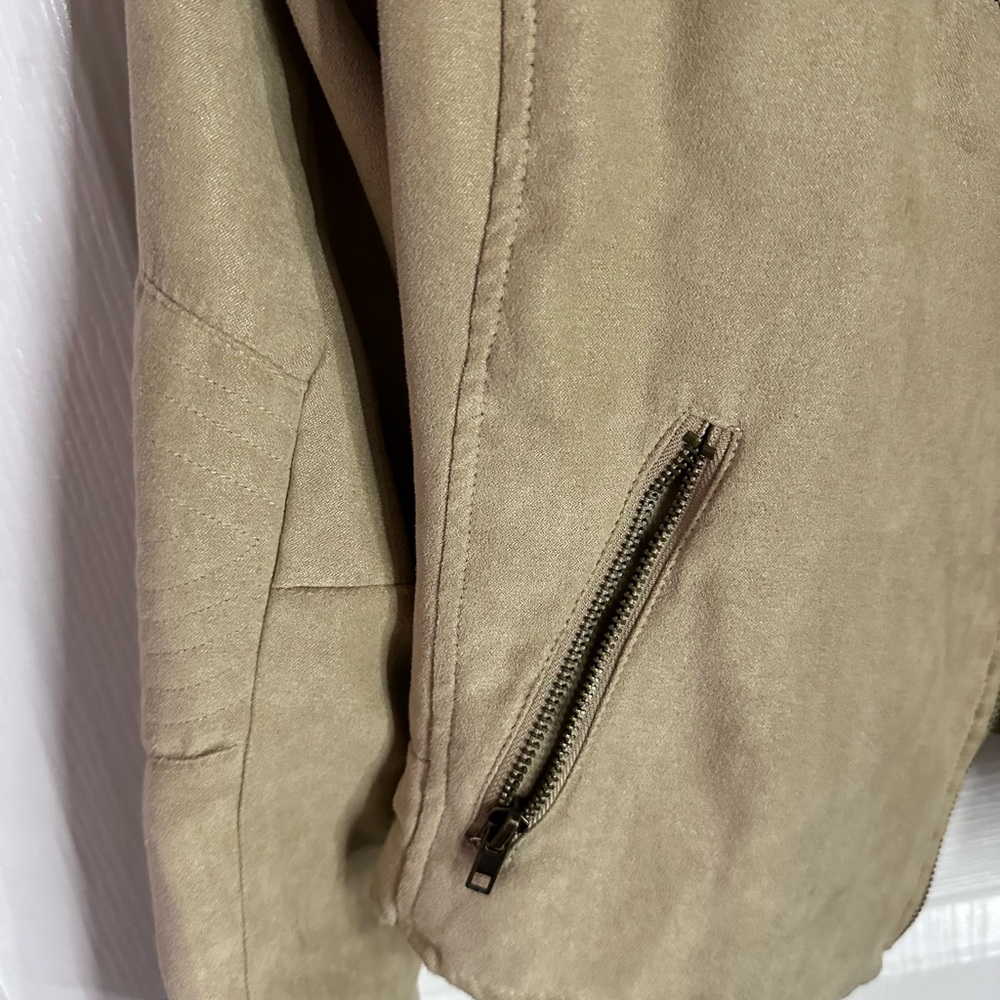 Jacket - Picture 4 of 8